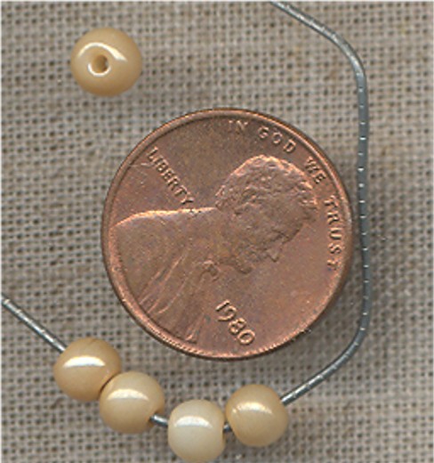 100 VINTAGE GLASS BEIGE ROUND 5mm BEADS - Click Image to Close