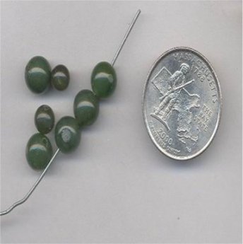 24 VINTAGE GENUINE TAIWAN JADE 6-8mm SMOOTH ROUND BEADS
