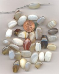 24 VINTAGE ANTIQUE GENUINE AGATE TRI OVAL NUGGET BEADS