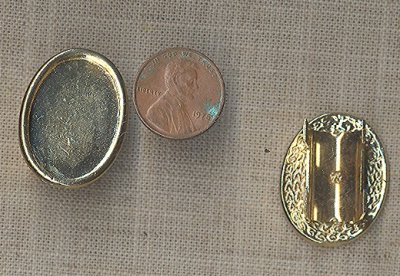 3 VINTAGE ANTIQUE GOLD 30x22mm. OVAL CLIP SETTINGS