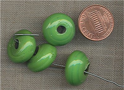 24 VINTAGE GLASS 20mm APPLE GREEN DONUT BEADS