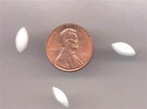 24 VINTAGE GLASS CHALK WHITE 10X5MM NAVETTE GEMS
