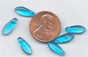 24 VINTAGE GLASS AQUA TWISTED DROP 12X5mm CHARMS