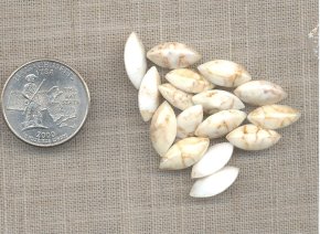 50 VINTAGE BROWN IVORY MATRIX 15X7mm GLASS NAVETTE GEMS
