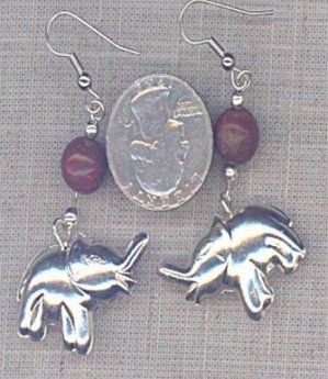 1 VINTAGE SILVER GENUINE JASPER ELEPHANT EARRINGS