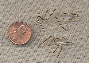 18 VINTAGE GOLD 15x2x1mm HOOK FINDINGS