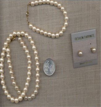 VINTAGE PEARL BRACELET EARRING NECKLACE BAG SET